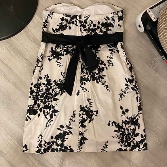 🌻2 for $20-Pennington’s Strapless Dress - Picture 4 of 4